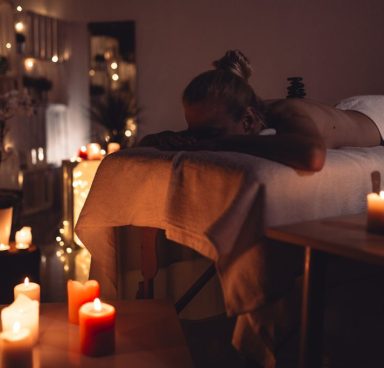 massage-concept-with-woman